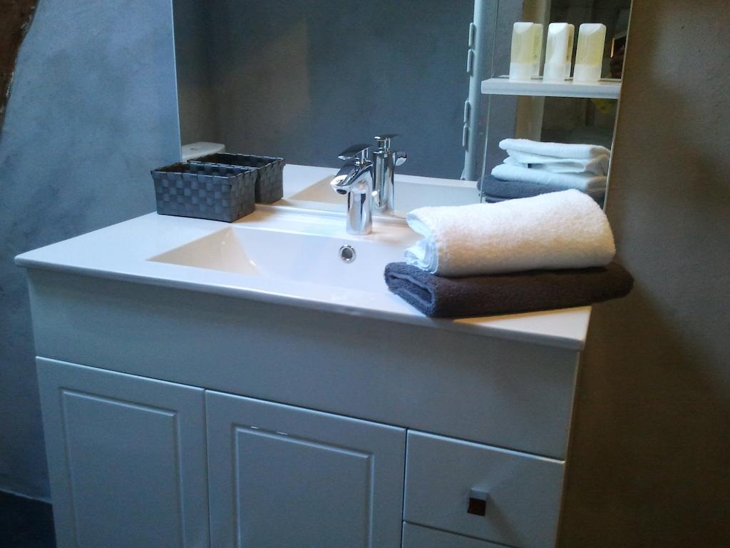 Chambres D'Hotes La Grange Au Bois Champagne-et-Fontaine Room photo